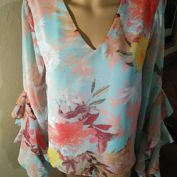 Vince Camuto Tops - Vince Camuto Floral Top